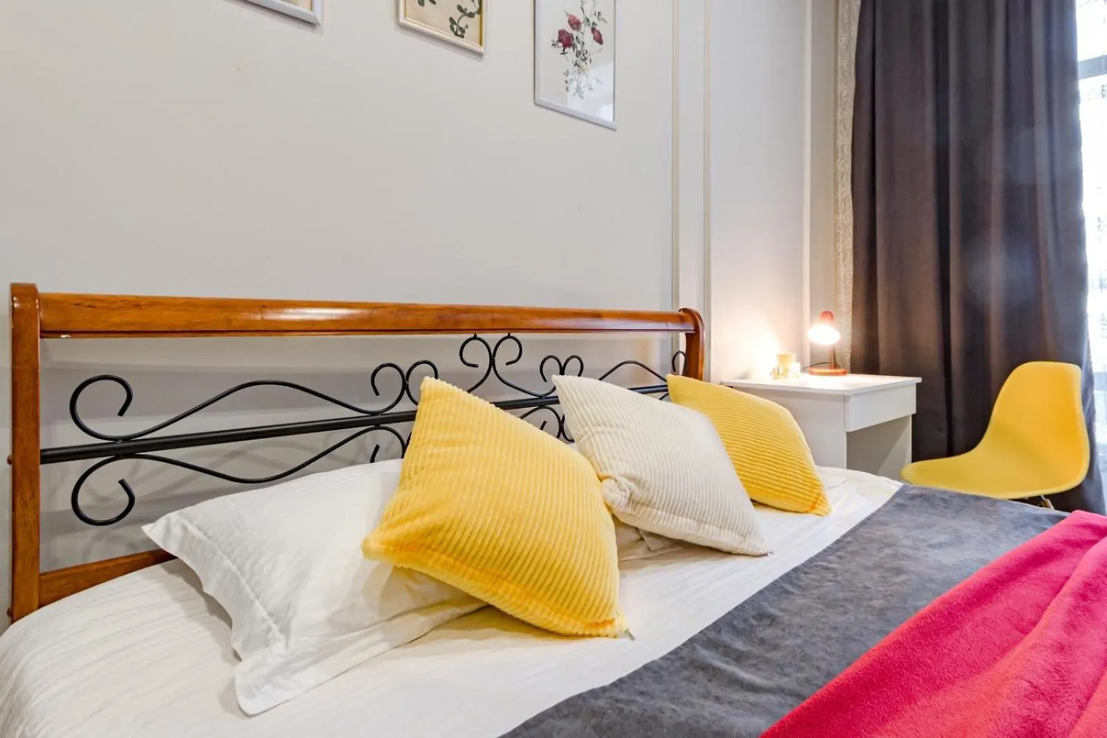 Желтые Подушки Nur-Sultan  Apartment Nur-Sultan (Astana)